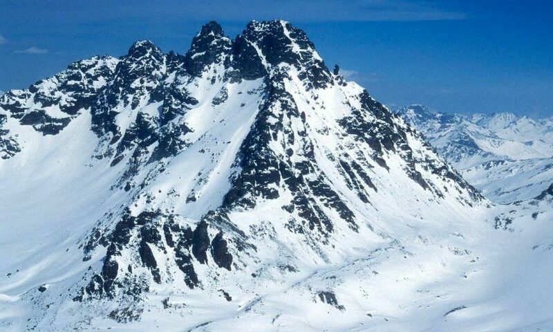 Raspao se i odronio vrh planine u švicarskim Alpama. Naučnici objasnili zašto će se to sve češće događati
