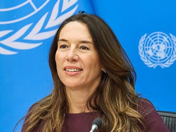 Ovo je Vanessa Frazier, ona je lupila šakom o sto i ušutkala Vučića u UN-u