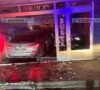 Detalji nesreće u Prizrenu: Uhapšen maloljetnik koji je sa ukradenim vozilom, prilikom bjekstva od policije završio u burekdžinici