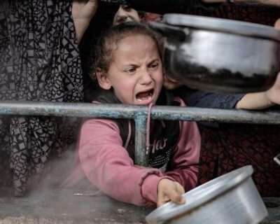 Gaza: Palestinci u redovima čekaju hranu